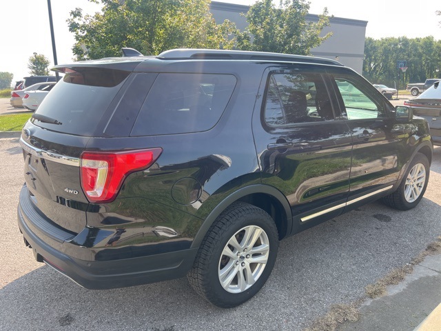 2019 Ford Explorer XLT 4