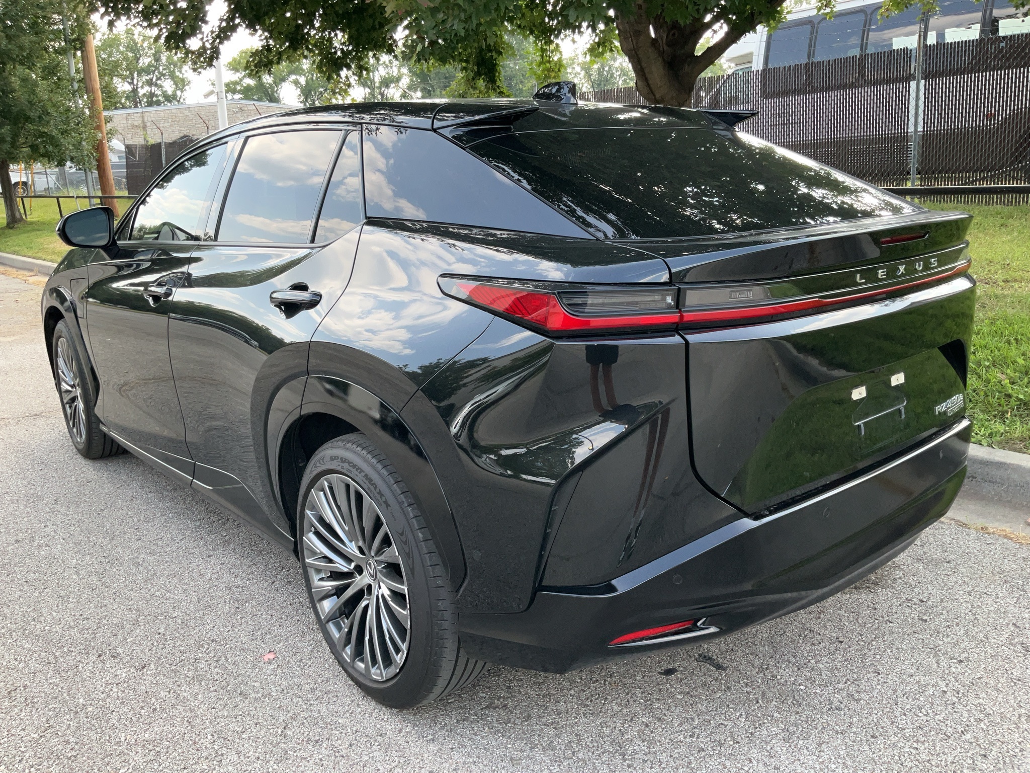 2023 Lexus RZ 450e Luxury 6