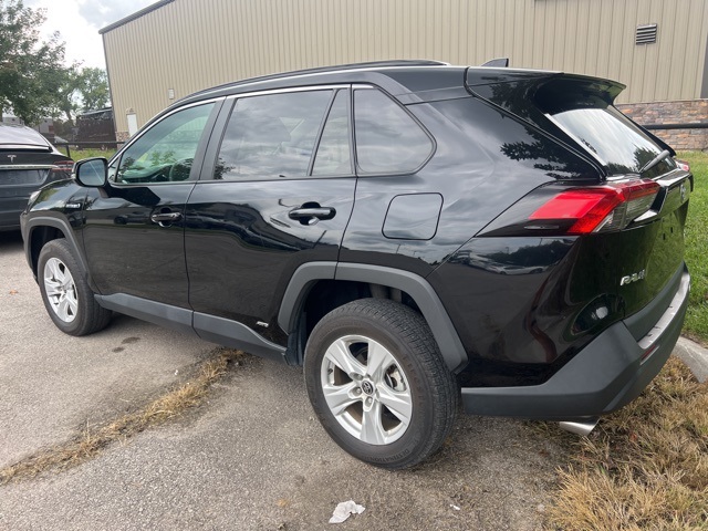 2021 Toyota RAV4 Hybrid XLE 6