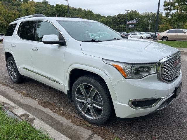 2017 GMC Acadia Denali 3