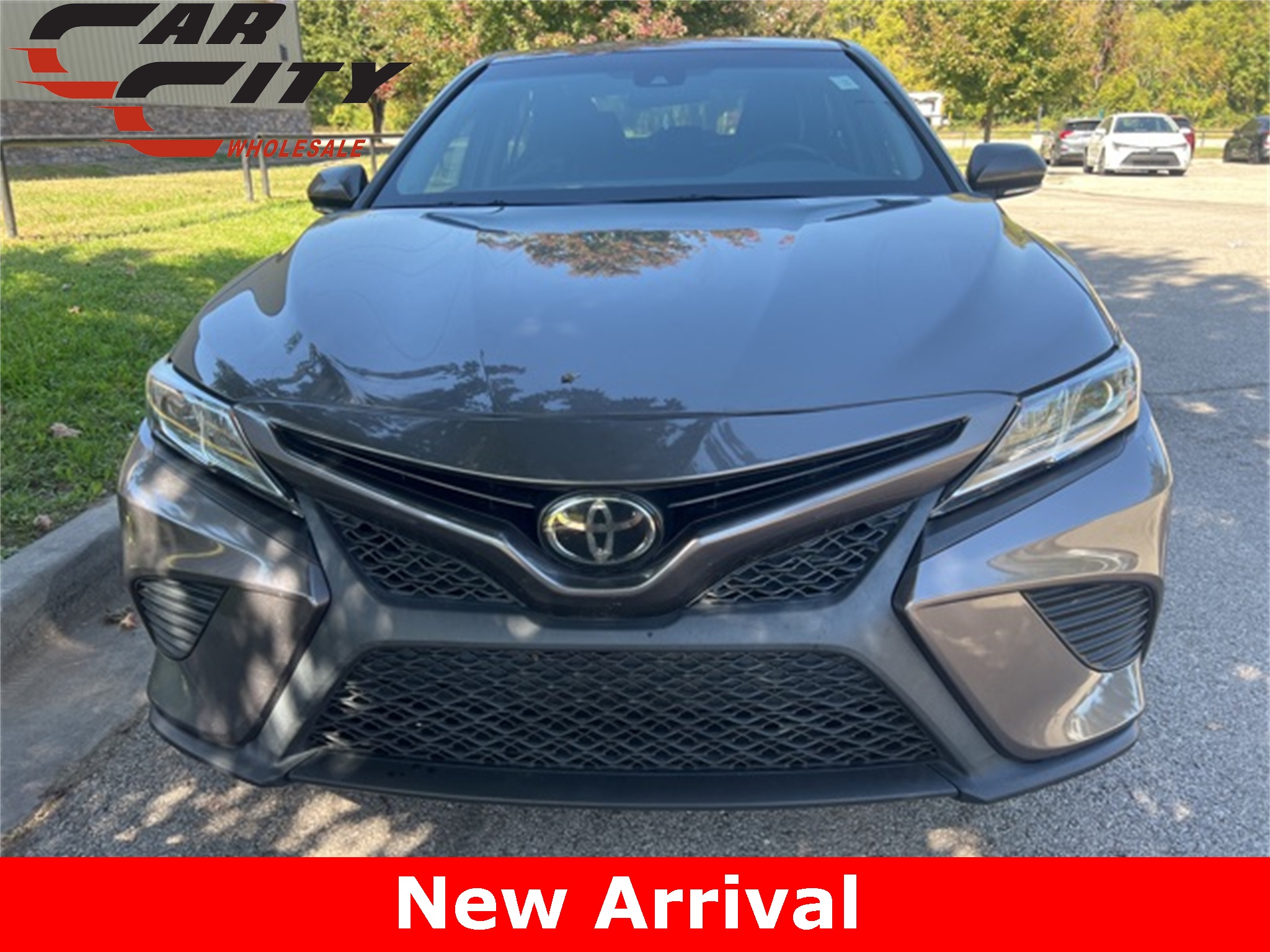 2020 Toyota Camry SE 2