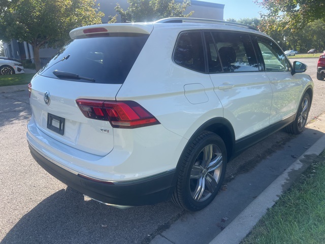 2018 Volkswagen Tiguan 2.0T SEL Premium 4