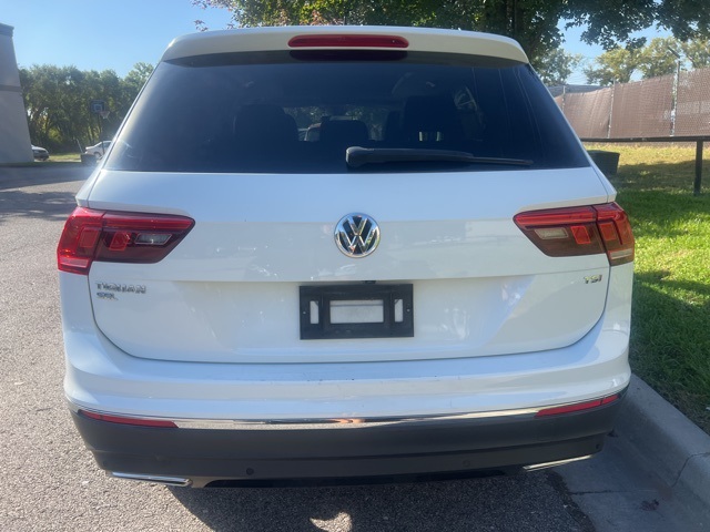 2018 Volkswagen Tiguan 2.0T SEL Premium 5