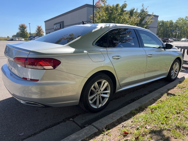 2020 Volkswagen Passat 2.0T SE 4