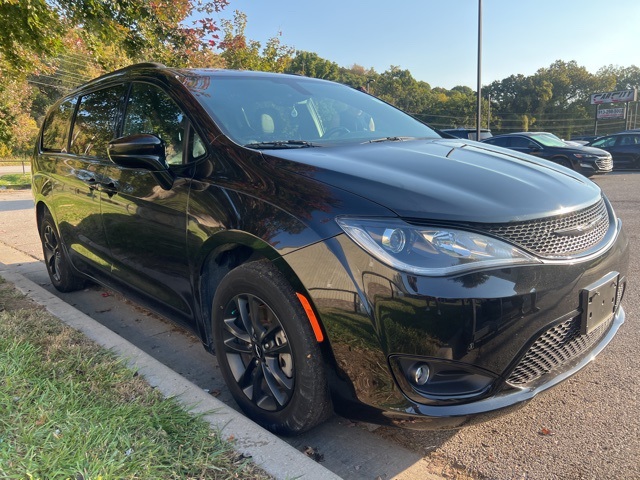 2020 Chrysler Pacifica Launch Edition 3