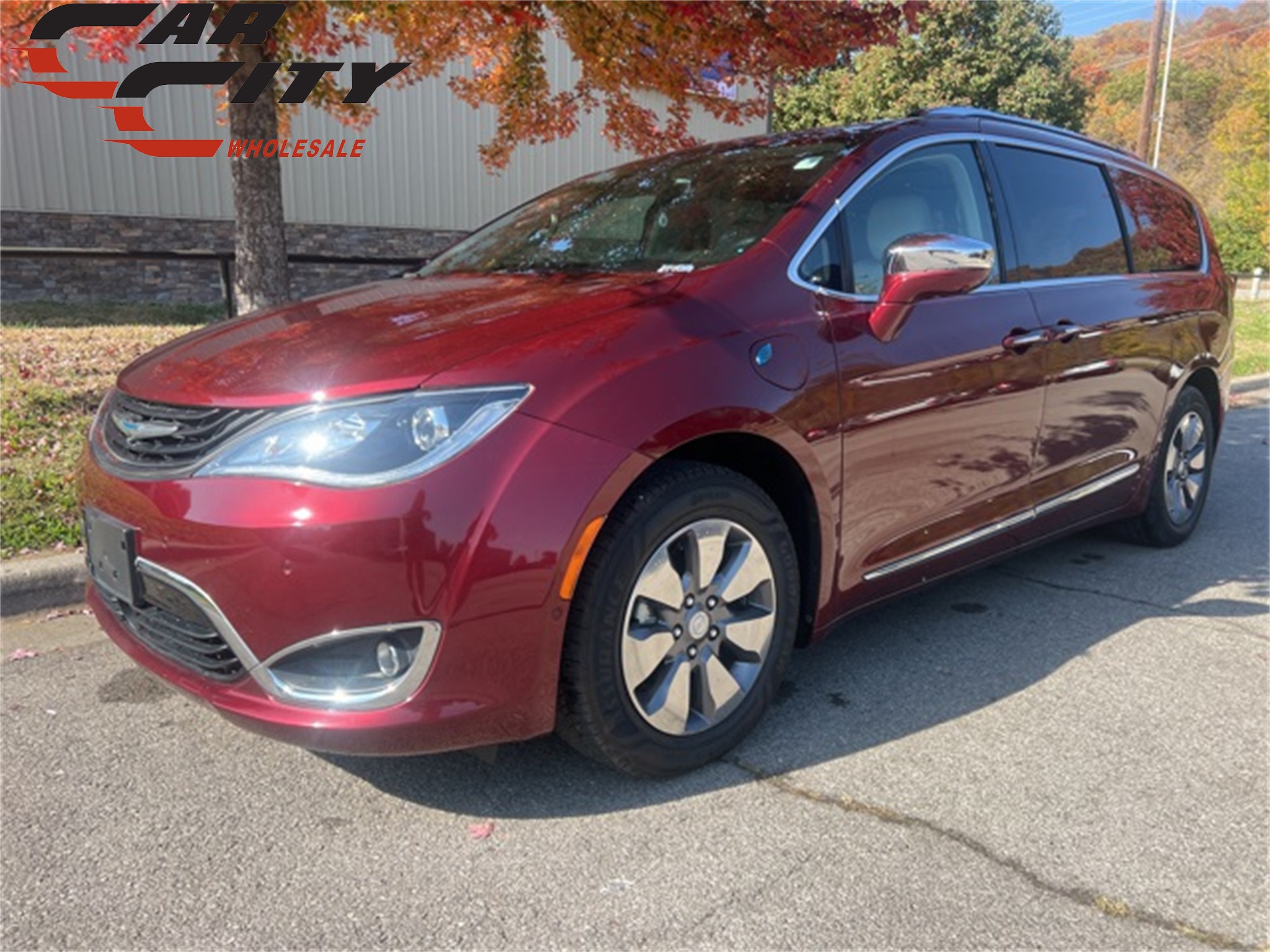 2019 Chrysler Pacifica Hybrid Limited 1