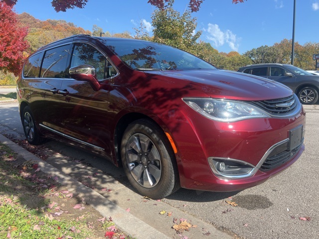 2019 Chrysler Pacifica Hybrid Limited 3