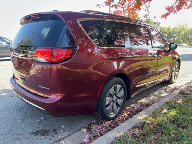 2019 Chrysler Pacifica Hybrid Limited 4