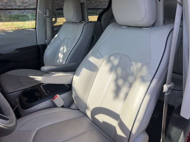 2019 Chrysler Pacifica Hybrid Limited 8