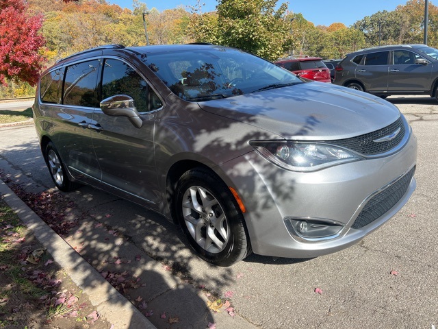 2020 Chrysler Pacifica Limited 3