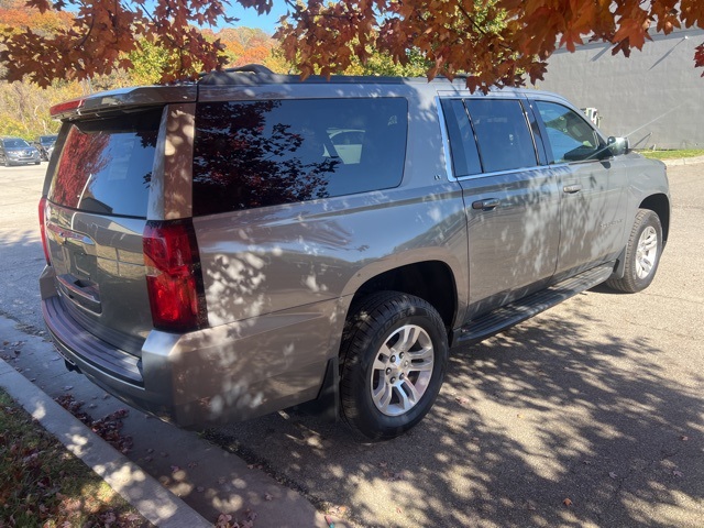 2018 Chevrolet Suburban LT 4