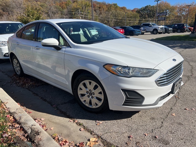 2019 Ford Fusion S 3