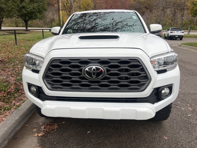 2020 Toyota Tacoma TRD Sport 2