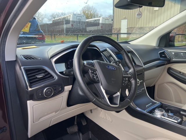 2019 Ford Edge Titanium 7