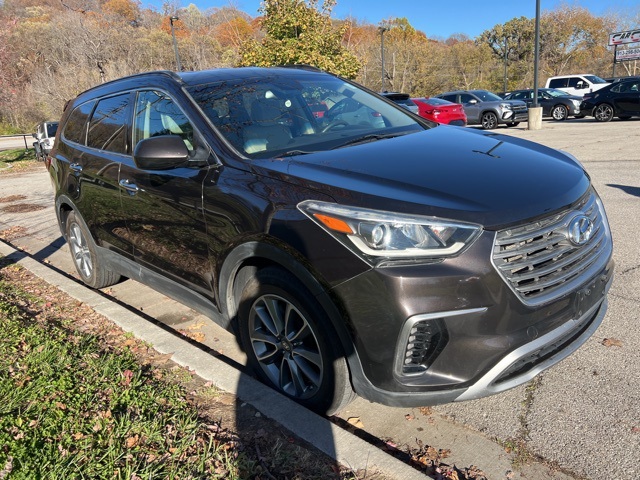 2017 Hyundai Santa Fe SE 3