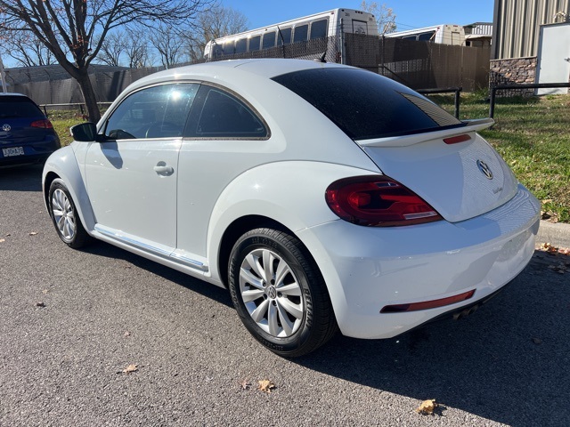 2019 Volkswagen Beetle 2.0T S 6