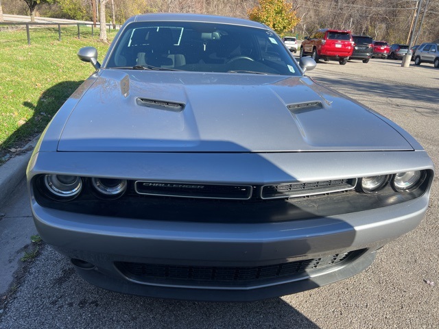 2015 Dodge Challenger SXT 2