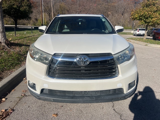 2015 Toyota Highlander XLE V6 2