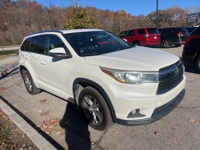 2015 Toyota Highlander XLE V6 3