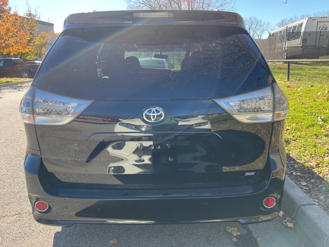 2015 Toyota Sienna SE 3