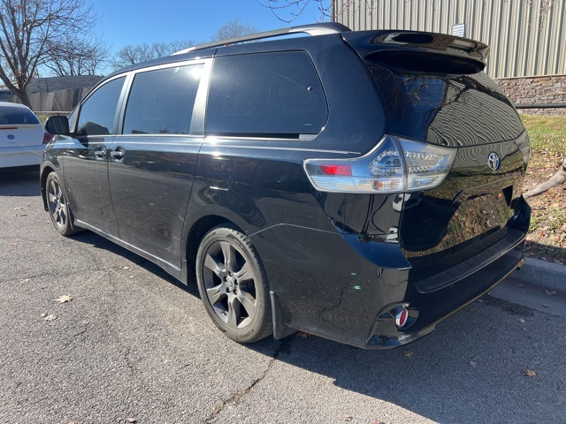 2015 Toyota Sienna SE 4