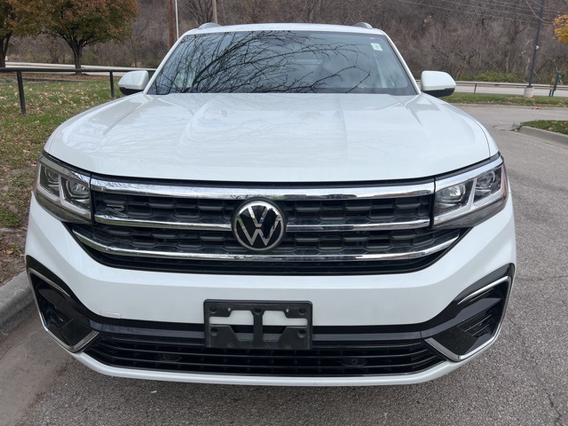 2022 Volkswagen Atlas Cross Sport 3.6L V6 SEL R-Line 2