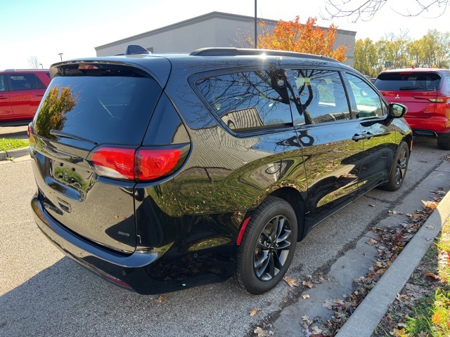 2020 Chrysler Pacifica Launch Edition 4