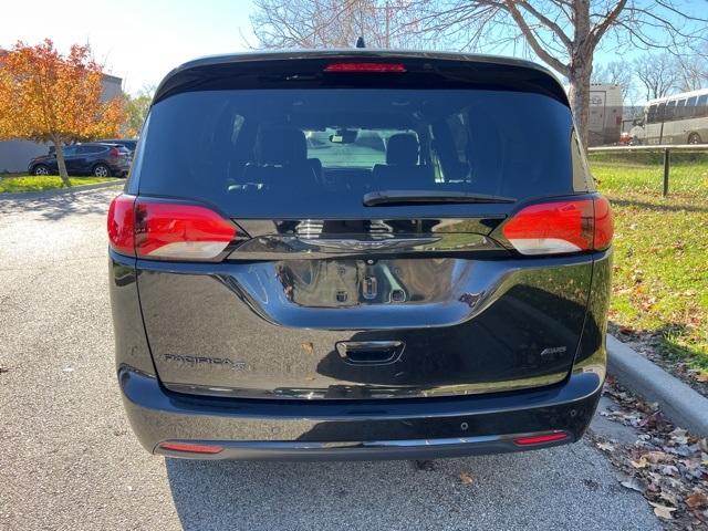 2020 Chrysler Pacifica Launch Edition 5