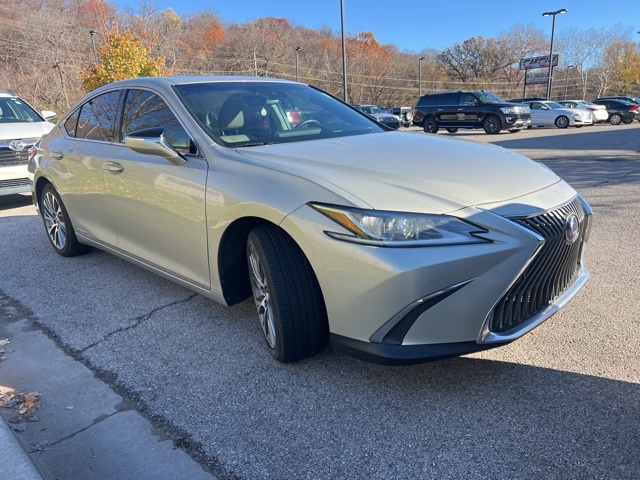 2020 Lexus ES 300h 2