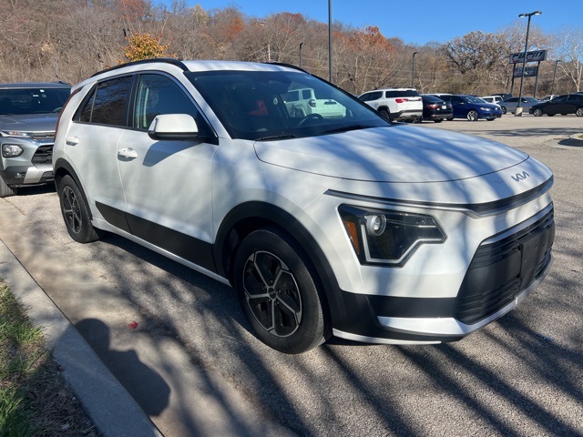 2023 Kia Niro EX 3