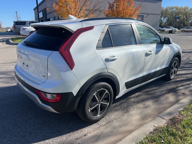 2023 Kia Niro EX 4