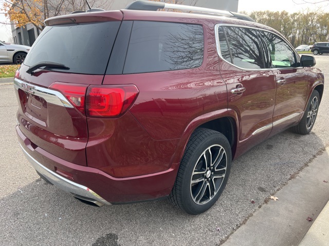 2017 GMC Acadia Denali 3