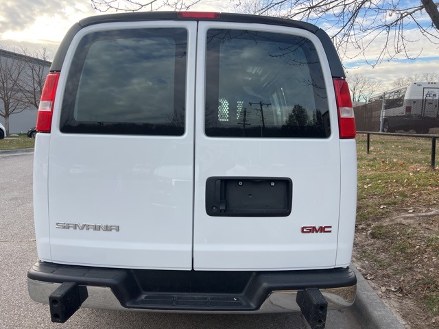 2022 GMC Savana 2500 Work Van 6