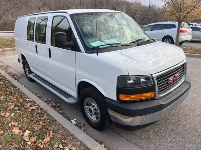 2022 GMC Savana 2500 Work Van 3