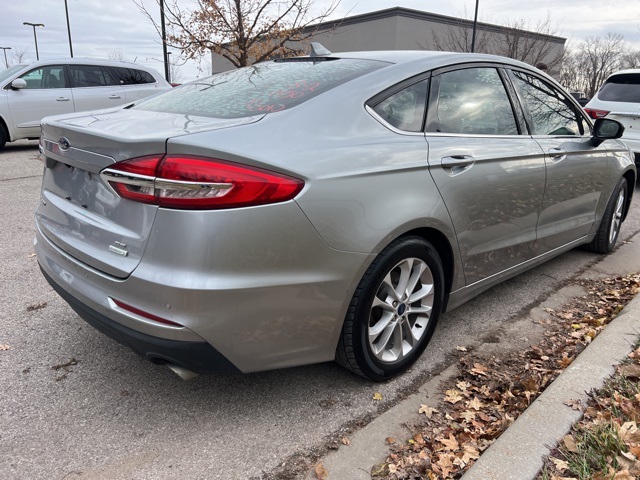 2020 Ford Fusion SE 3