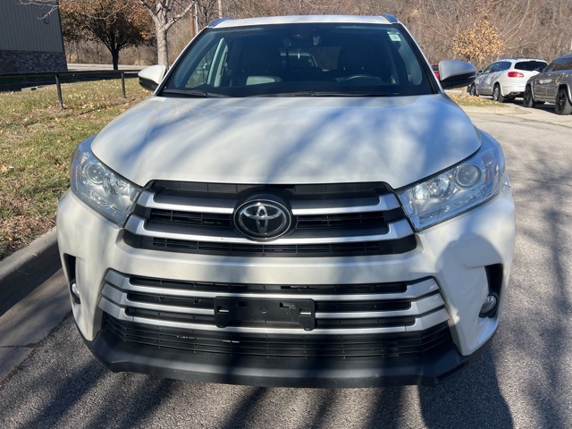 2017 Toyota Highlander XLE 2