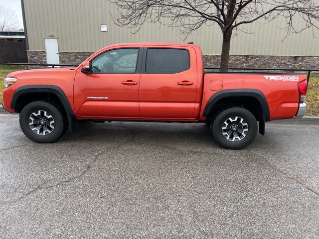 2016 Toyota Tacoma TRD Off-Road 9