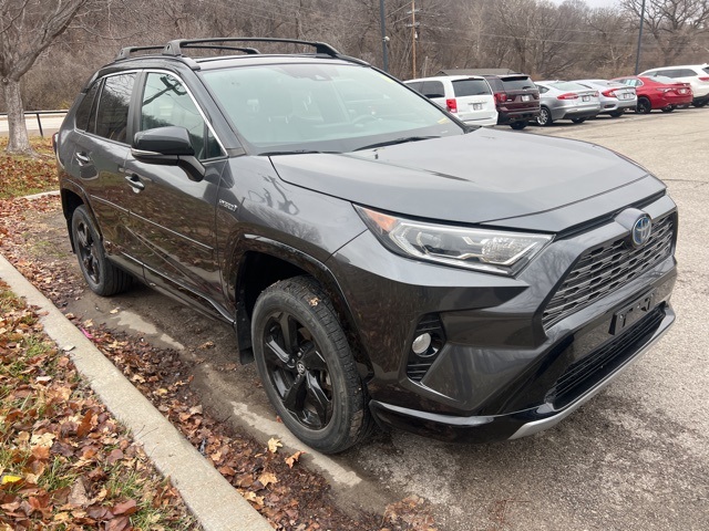 2020 Toyota RAV4 Hybrid XSE 3