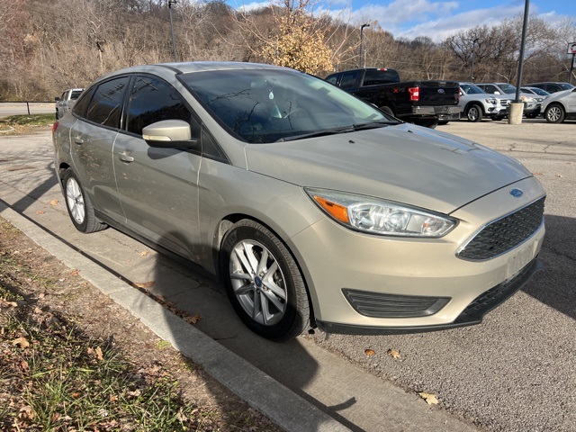 2015 Ford Focus SE 3