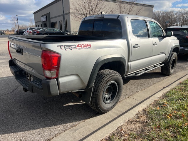 2017 Toyota Tacoma SR5 3