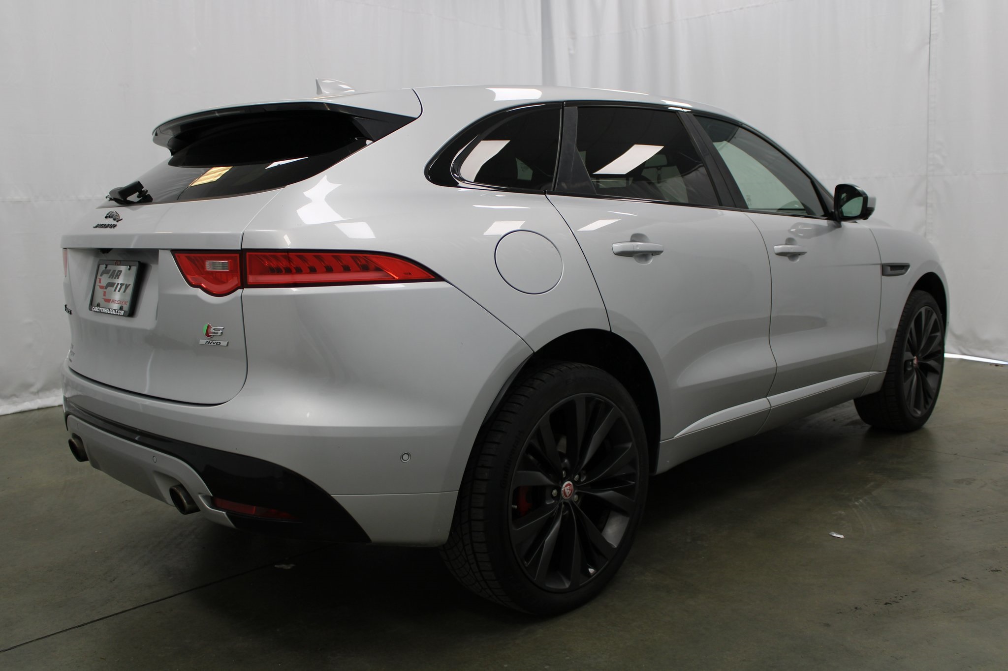 2017 Jaguar F-PACE First Edition 5