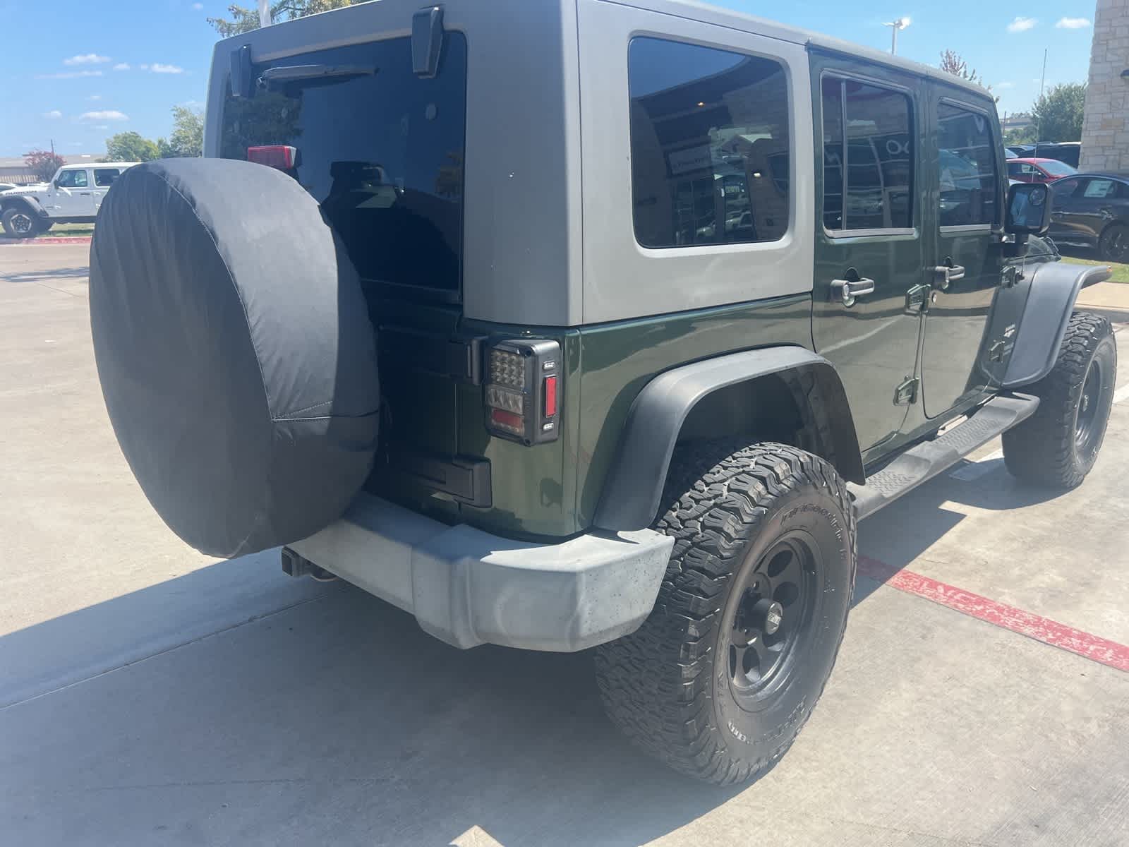 2007 Jeep Wrangler Unlimited Sahara 3