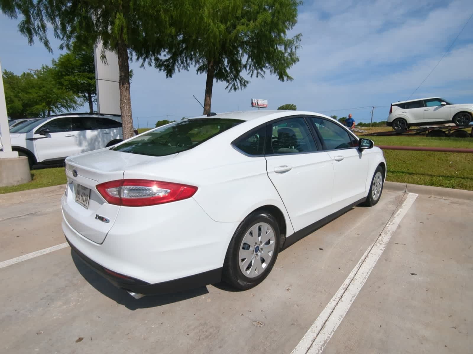 2013 Ford Fusion S 4