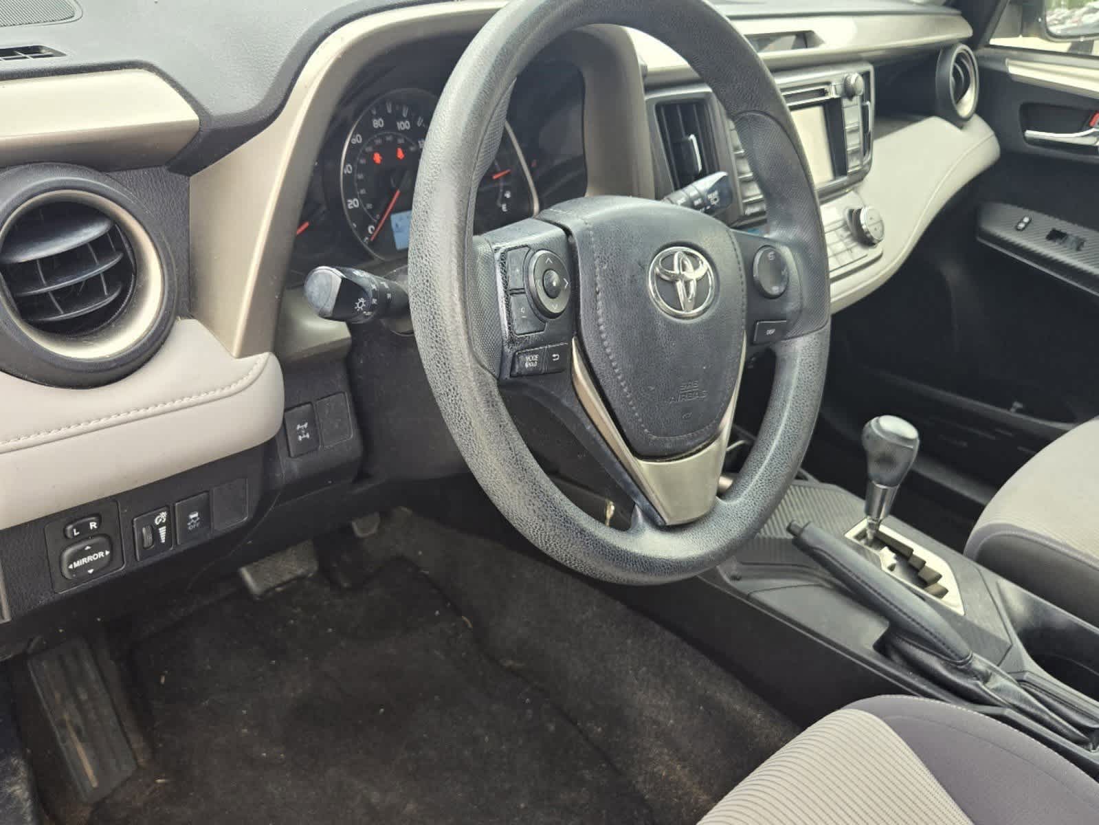 2014 Toyota RAV4 XLE 2