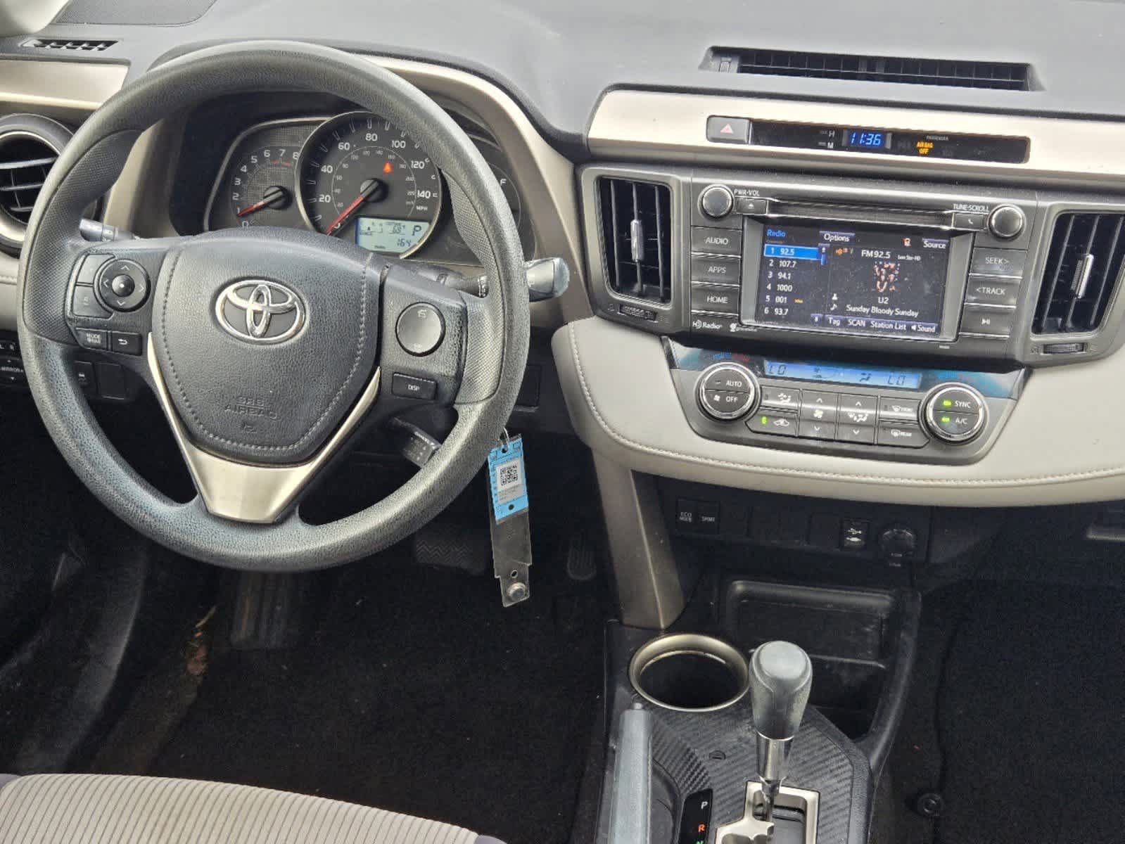 2014 Toyota RAV4 XLE 14
