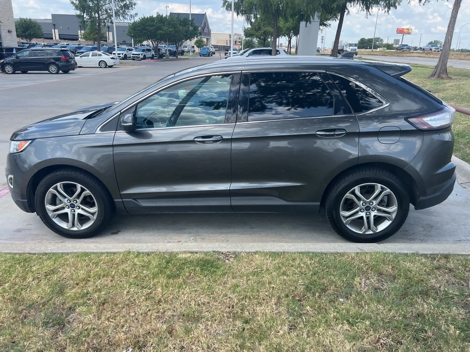 2015 Ford Edge Titanium 8