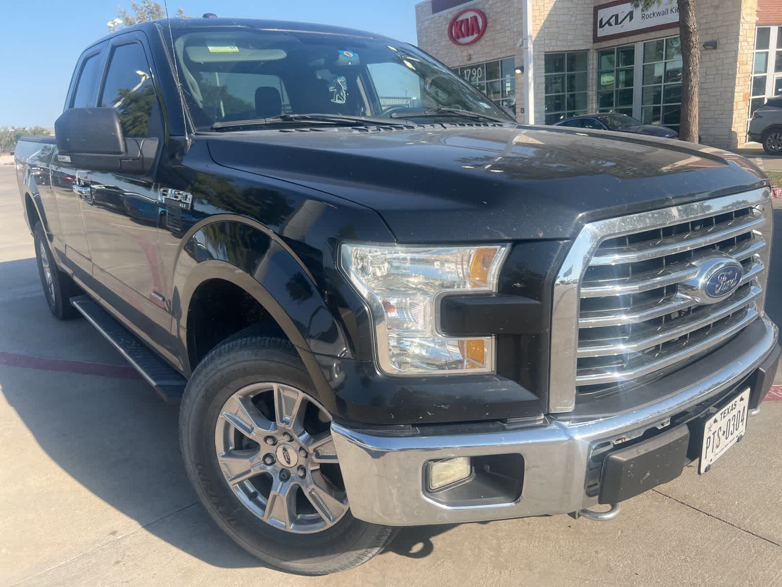 2015 Ford F-150 XLT 4WD SuperCab 145 3