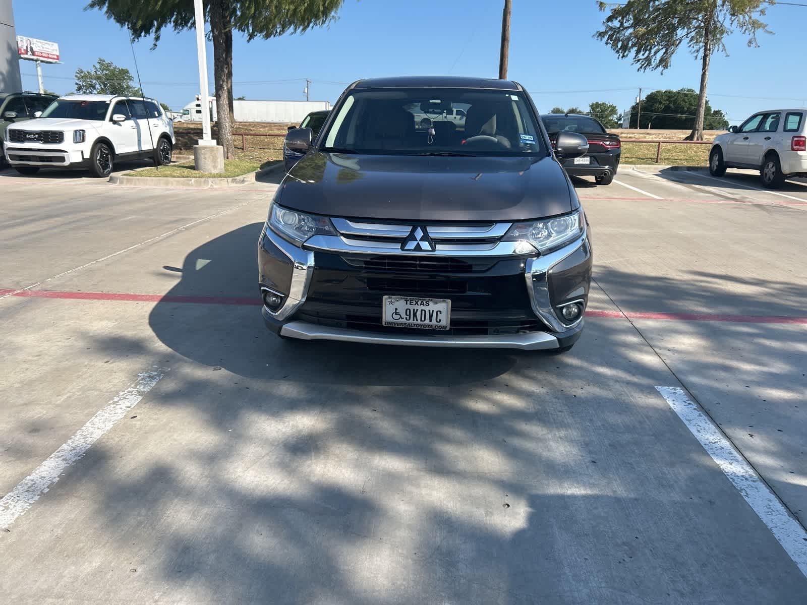 2016 Mitsubishi Outlander SE 2