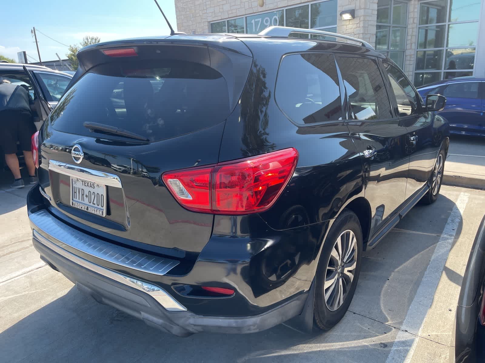 2017 Nissan Pathfinder S 5