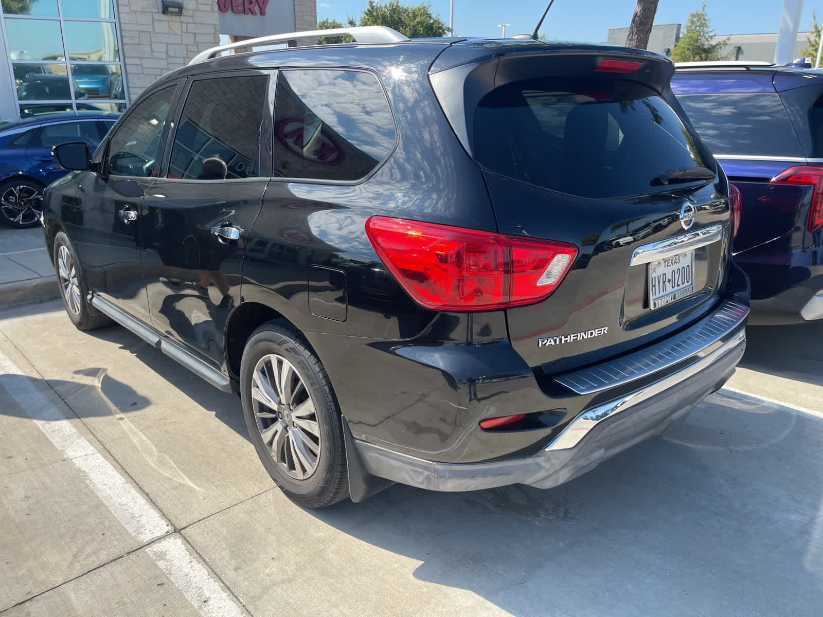 2017 Nissan Pathfinder S 7